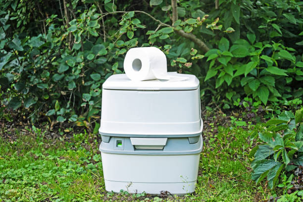 Porta potty rental for outdoor events in Terre Du Lac, MO